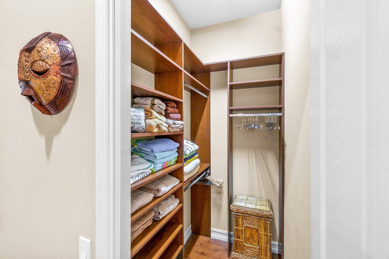 VALENCIA RESERVE - Residential