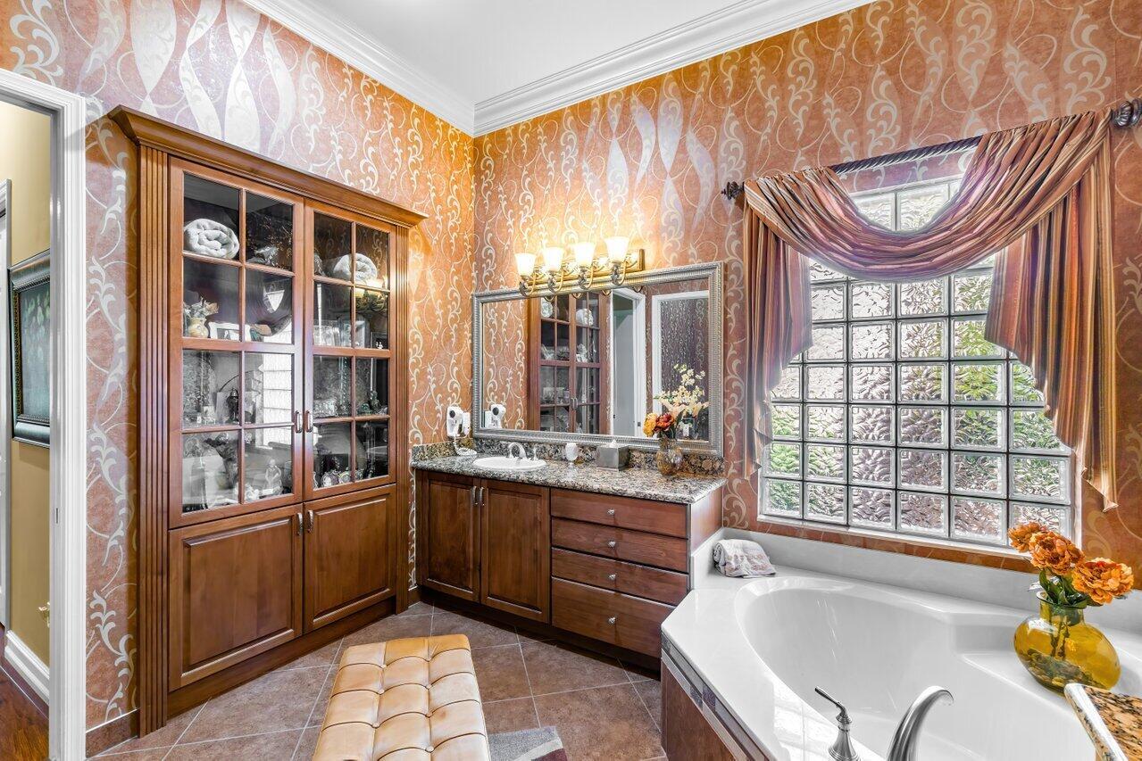 VALENCIA RESERVE - Residential