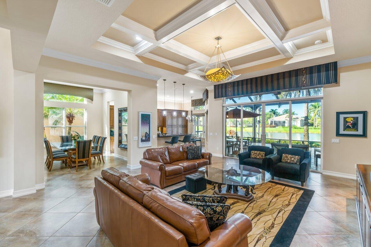 VALENCIA RESERVE - Residential