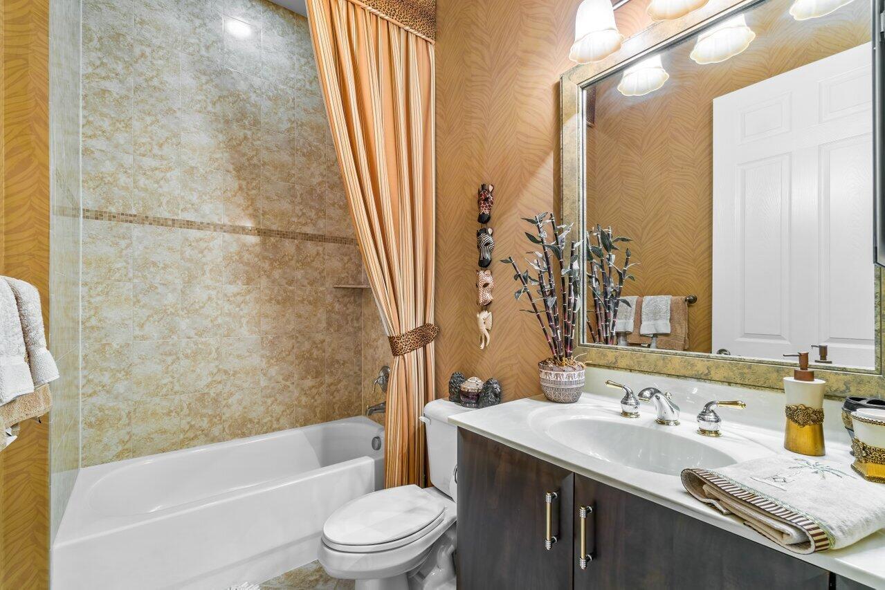 VALENCIA RESERVE - Residential