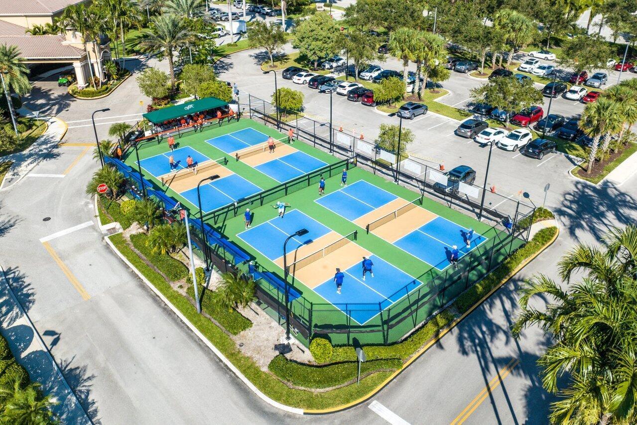 VALENCIA RESERVE - Residential