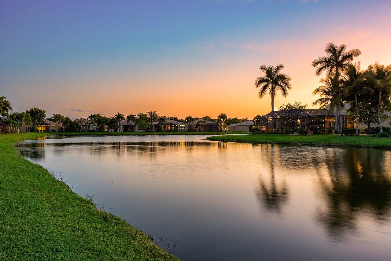 VALENCIA RESERVE - Residential