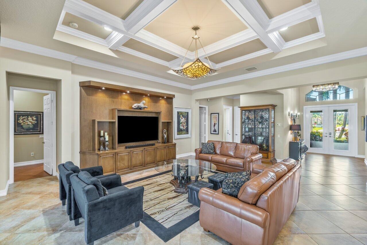 VALENCIA RESERVE - Residential