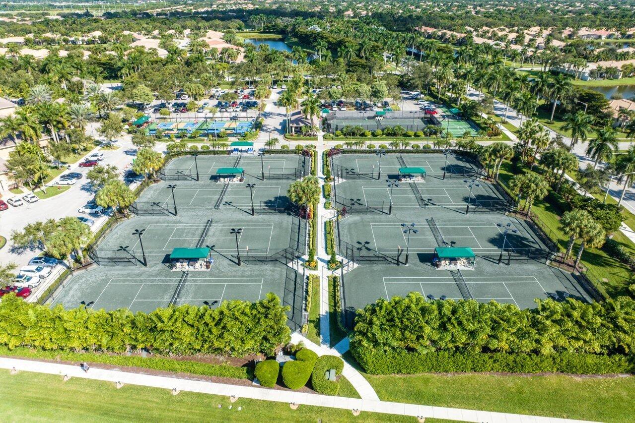 VALENCIA RESERVE - Residential