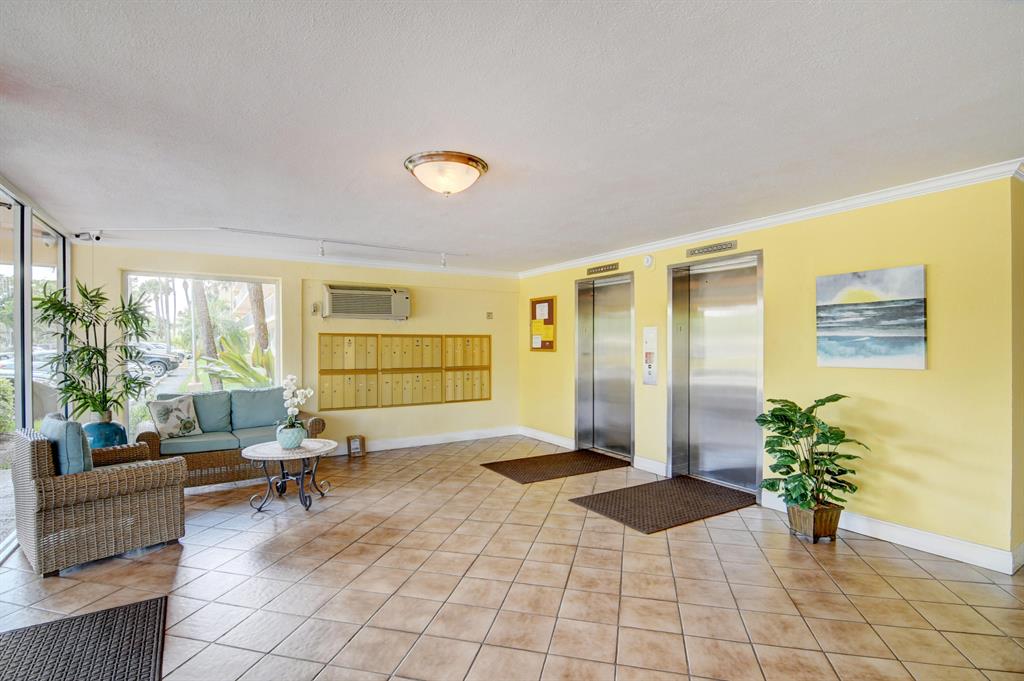 BOCA TEECA CONDO 4 - Residential