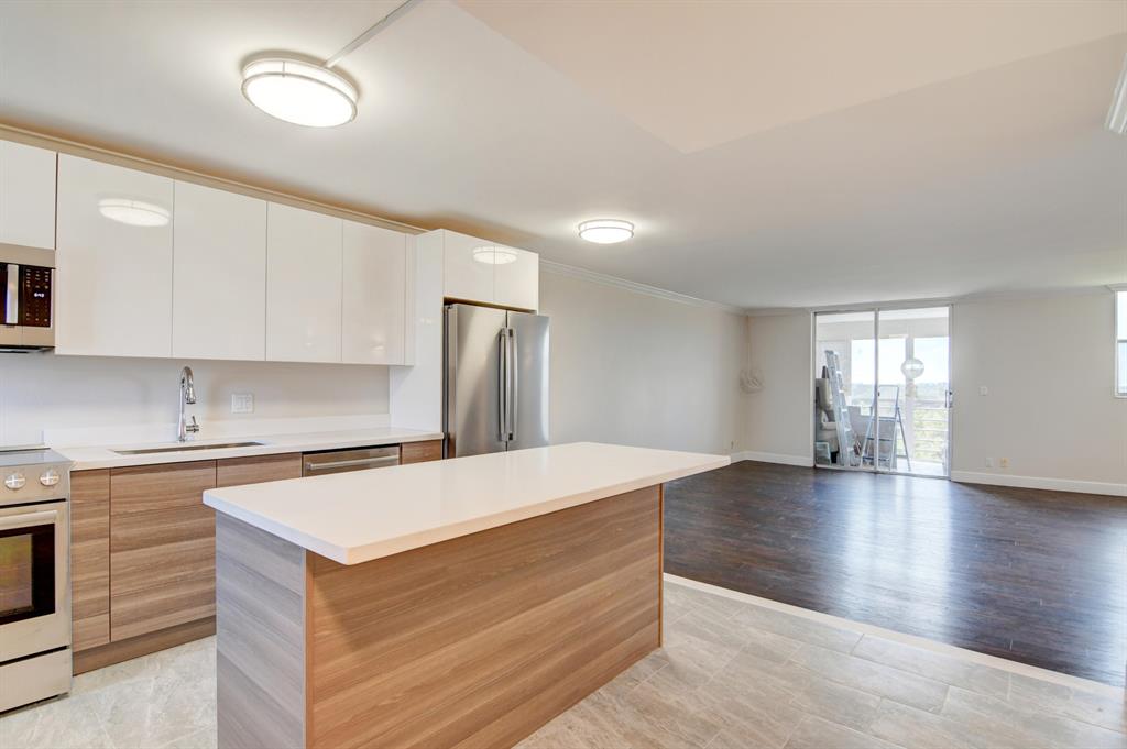 BOCA TEECA CONDO 4 - Residential