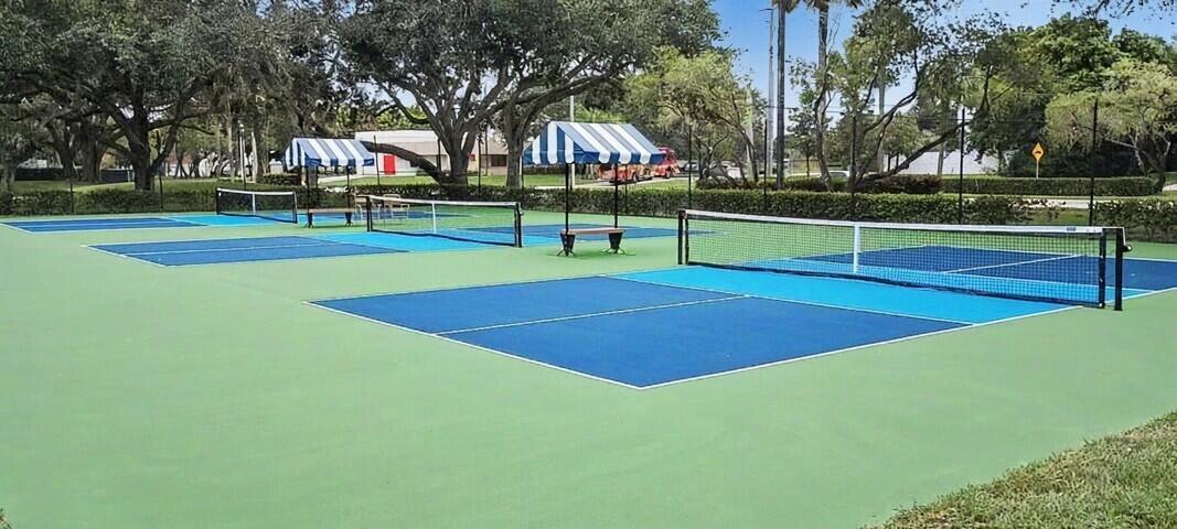 WHITEHALL VILLAGE - Residential