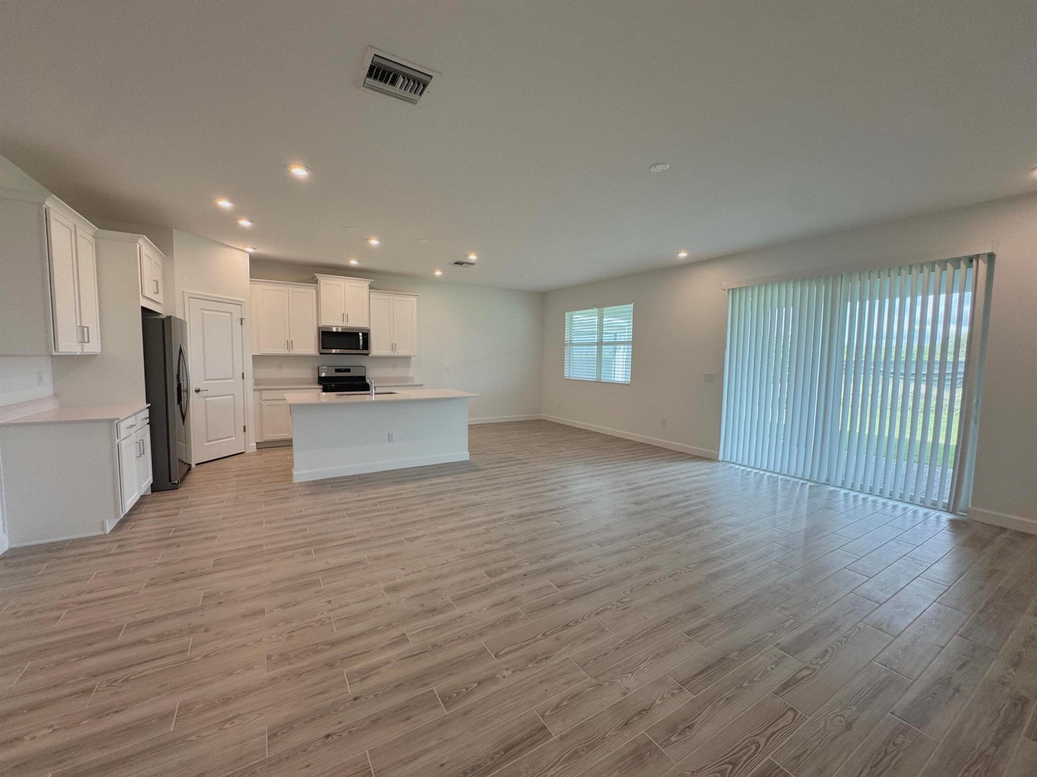 CADENCE PHASE 1 - Residential Lease