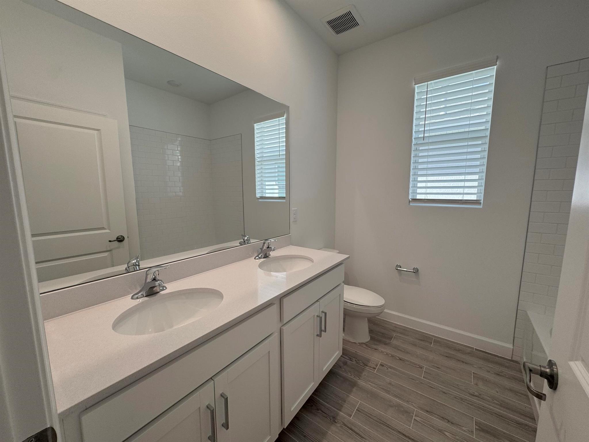 CADENCE PHASE 1 - Residential Lease