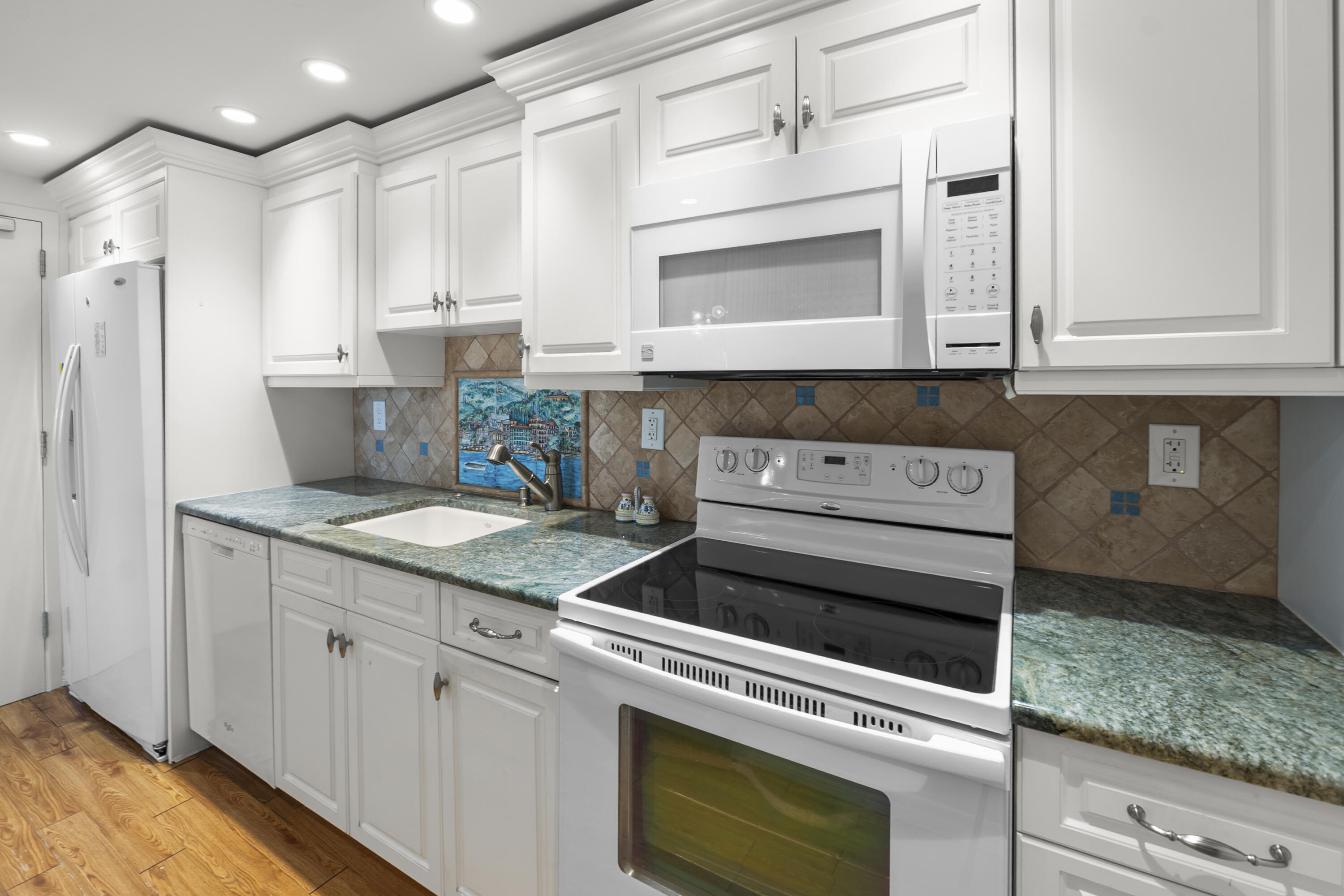 EVERGLADES PLAZA CONDO - Residential