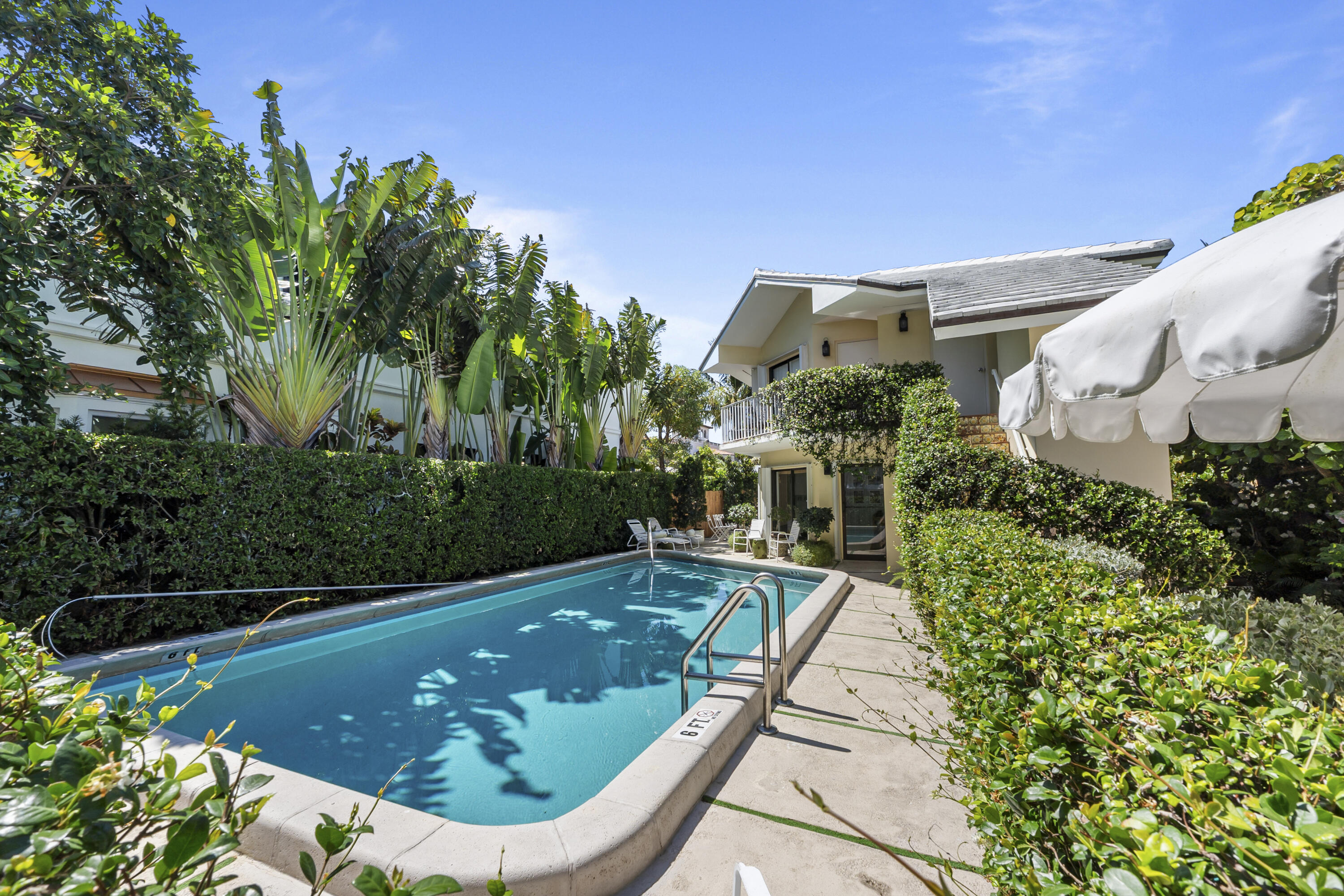 EVERGLADES PLAZA CONDO - Residential