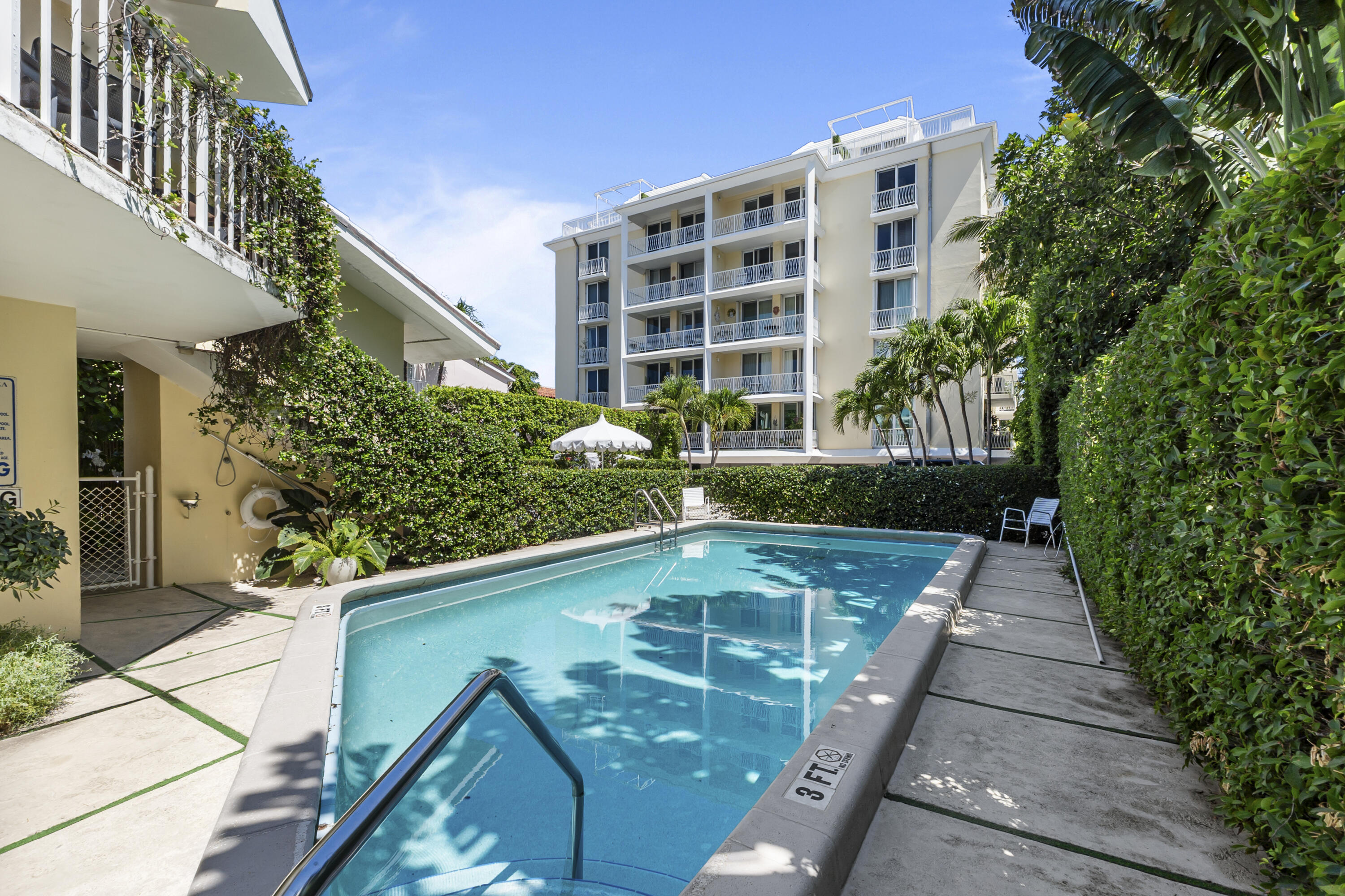 EVERGLADES PLAZA CONDO - Residential