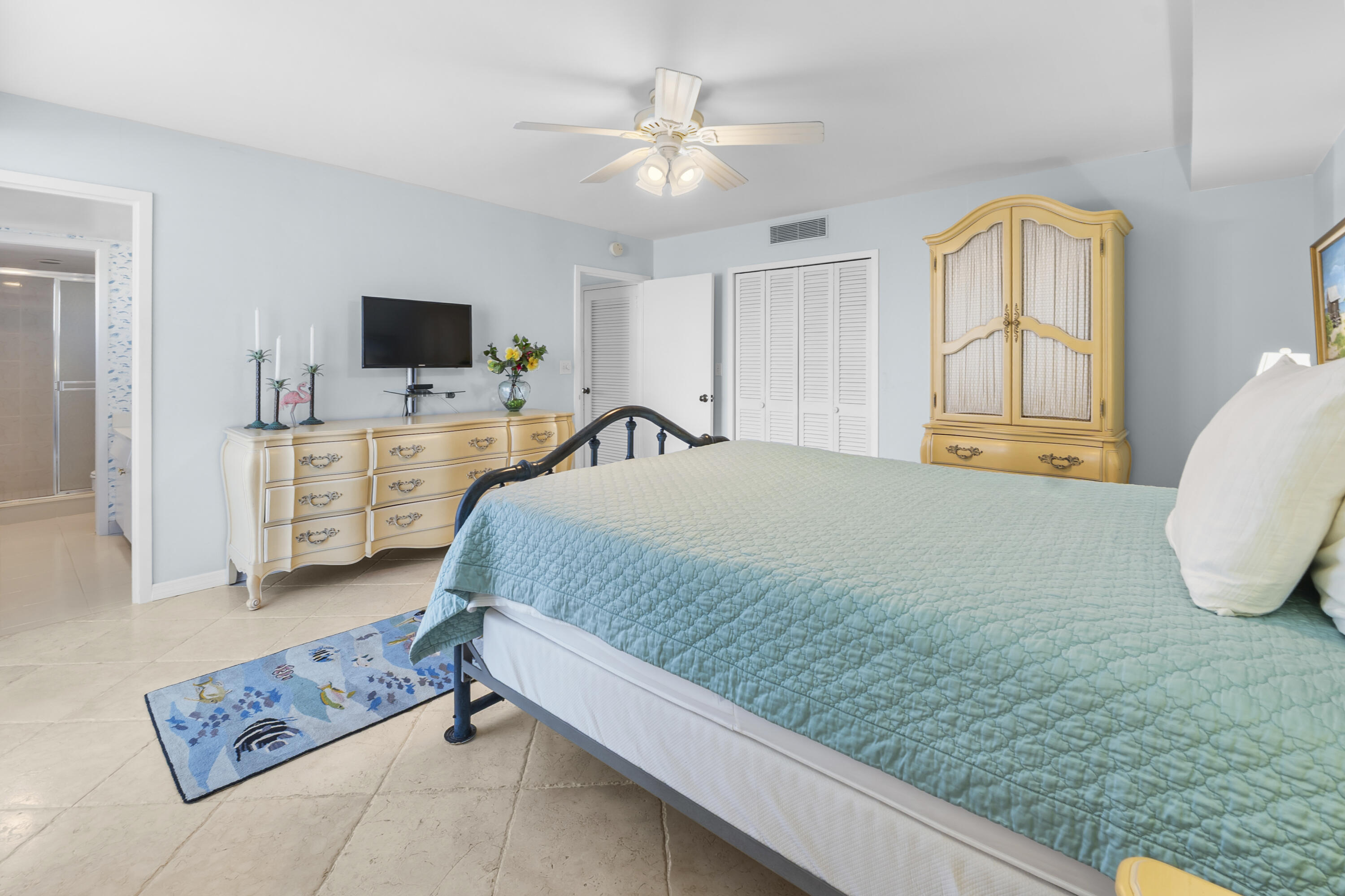 EVERGLADES PLAZA CONDO - Residential