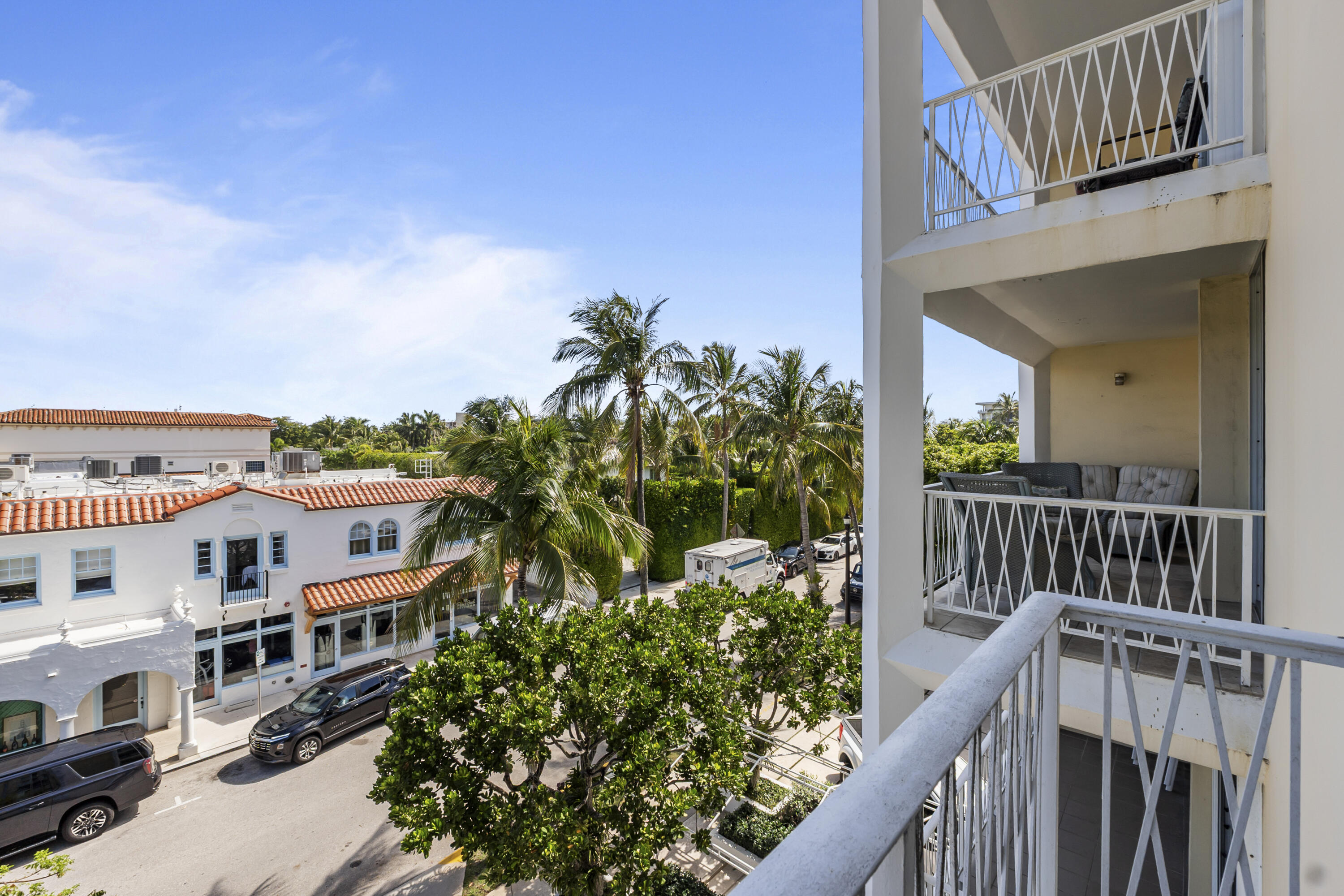 EVERGLADES PLAZA CONDO - Residential