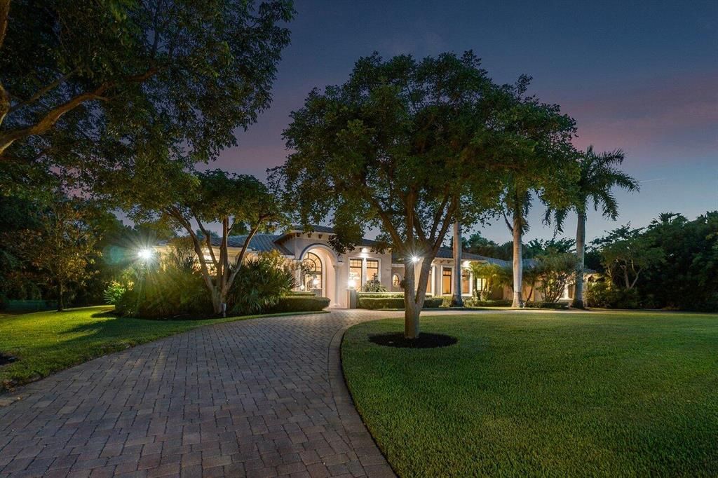 Photo of 7128 155th Place Pl N, Palm Beach Gardens, FL 33418 (MLS # R10822662)