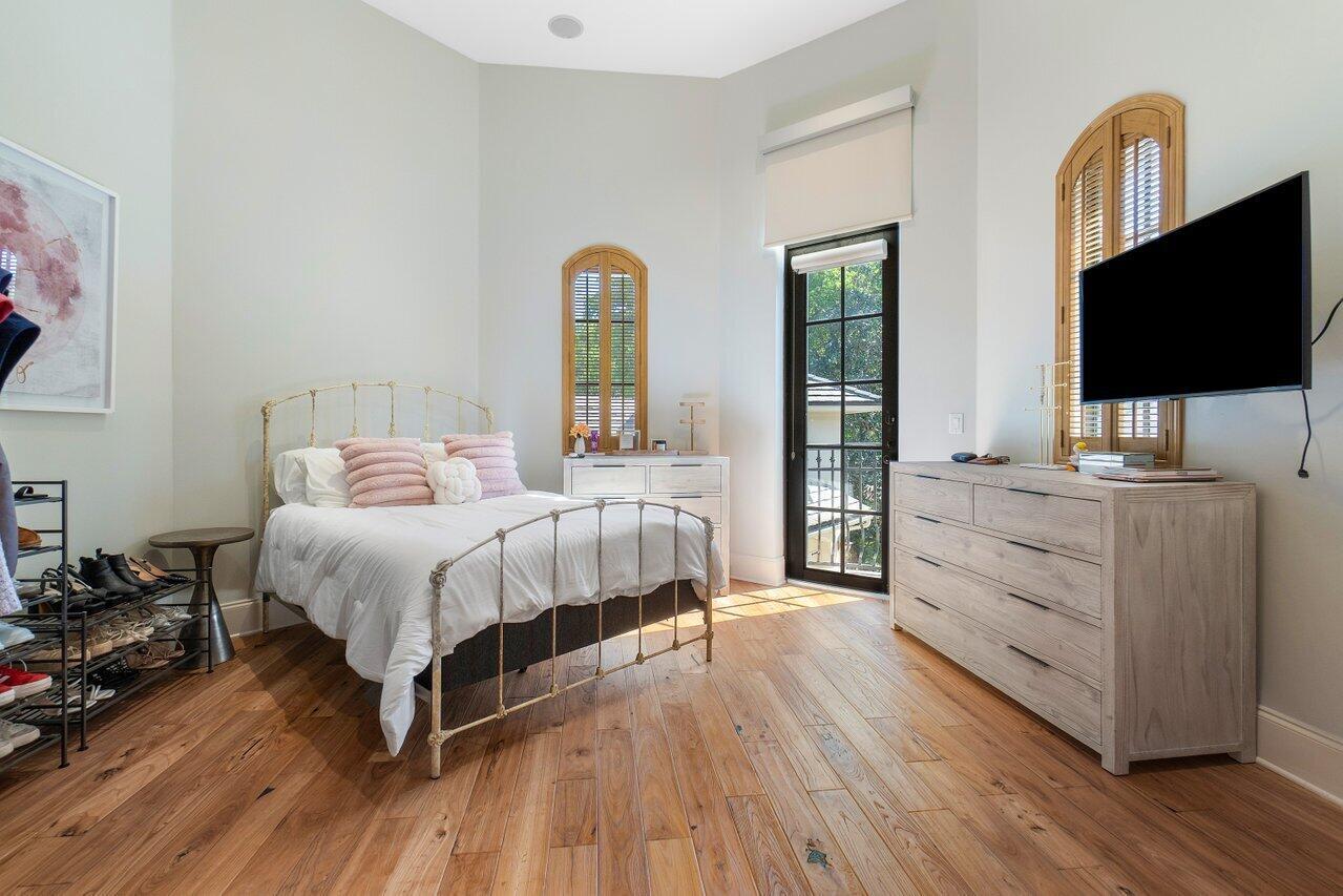 THE HAMPTONS - Residential