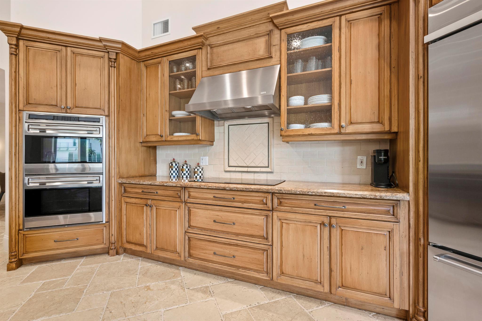 THE HAMPTONS - Residential