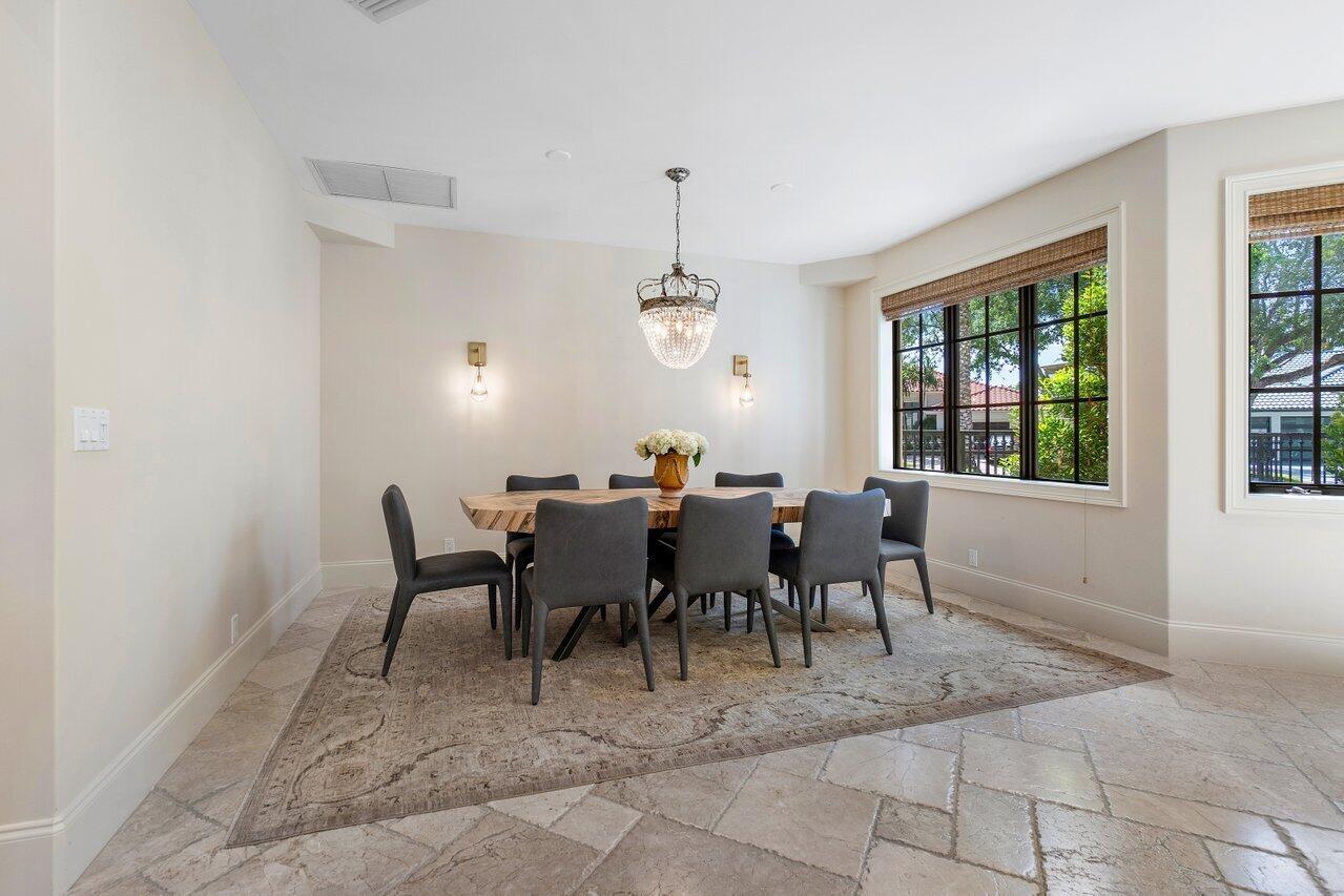 THE HAMPTONS - Residential