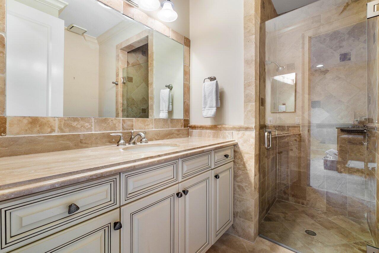 THE HAMPTONS - Residential