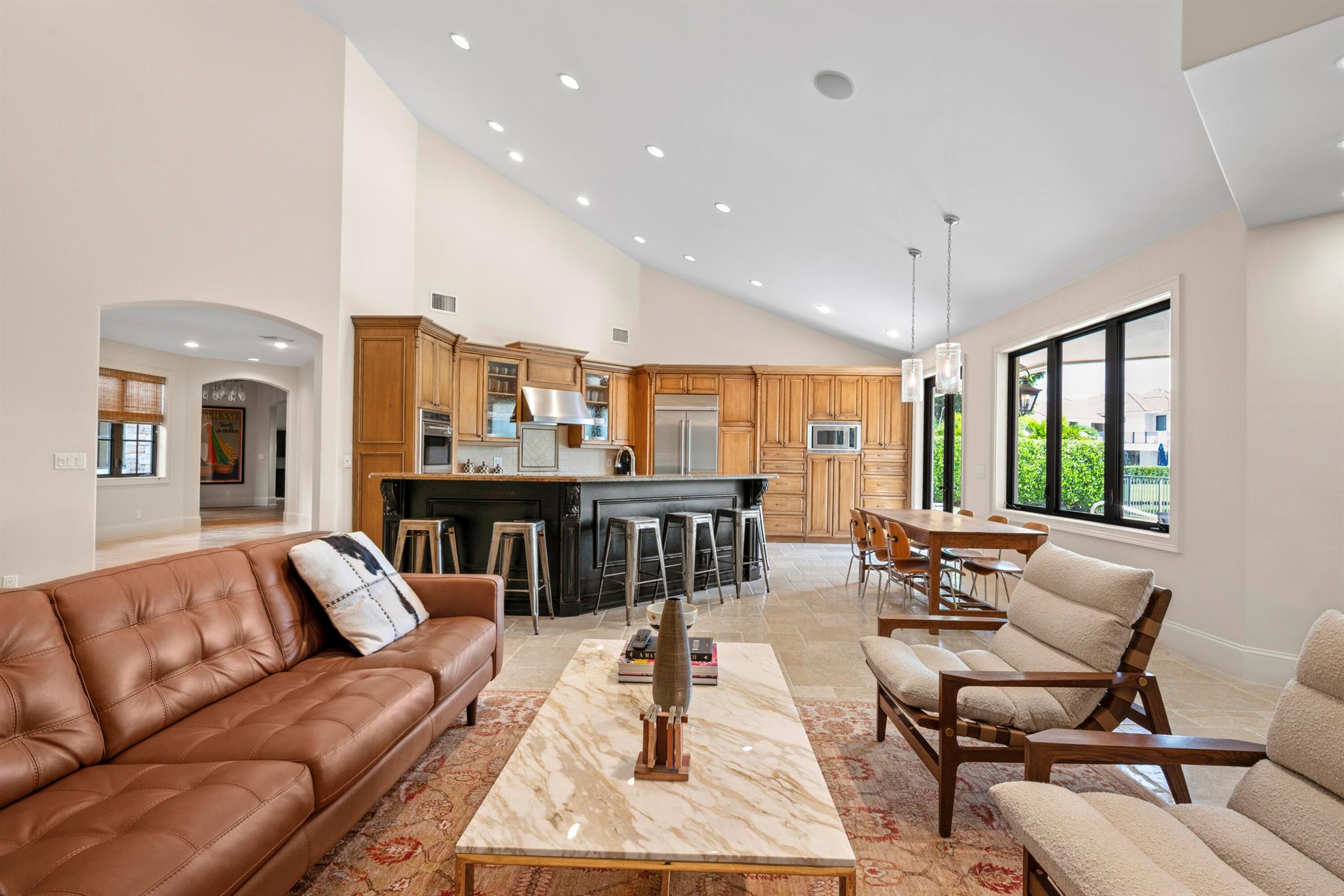 THE HAMPTONS - Residential