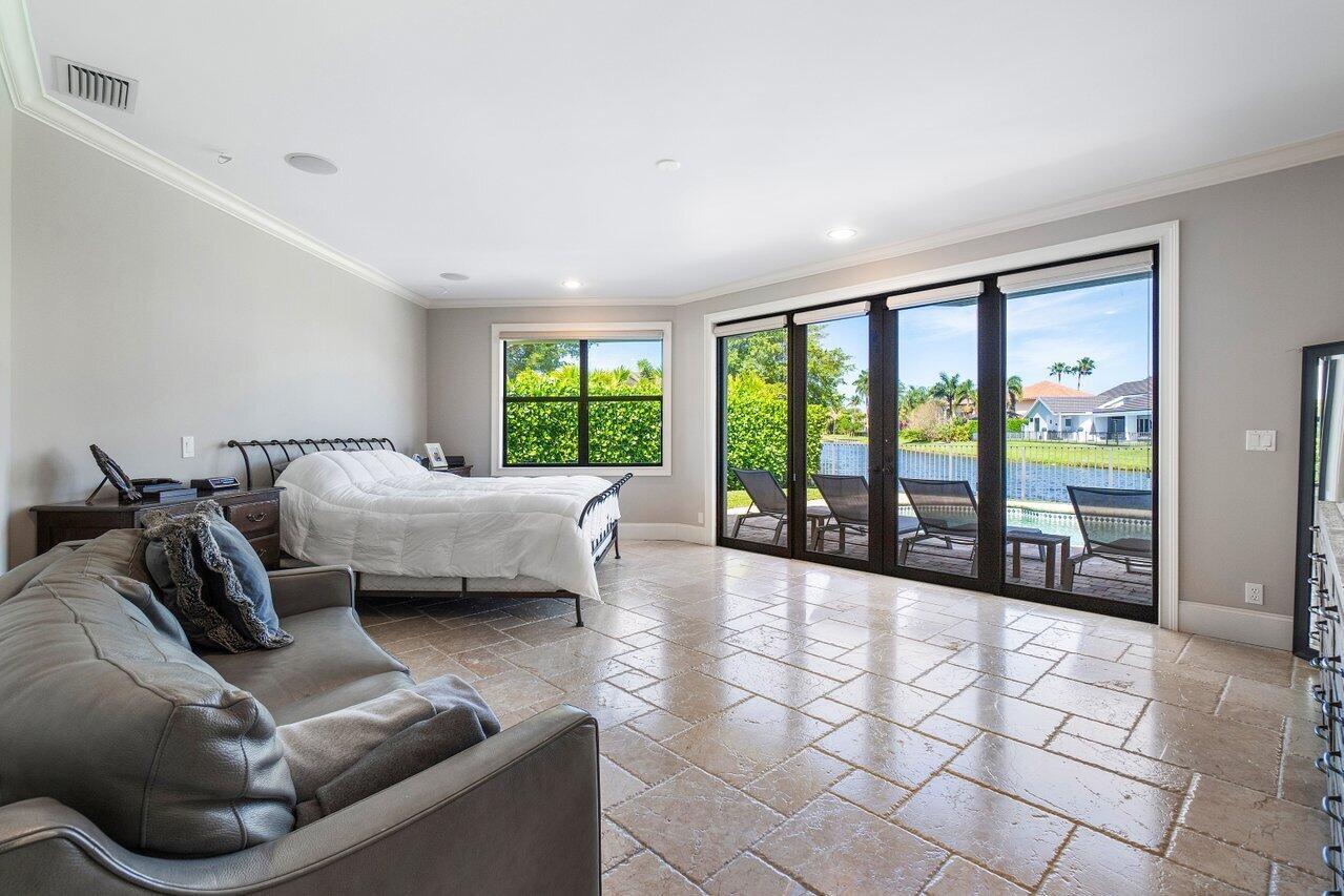 THE HAMPTONS - Residential