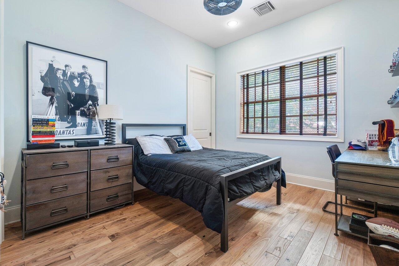 THE HAMPTONS - Residential