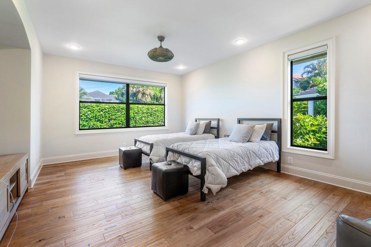 THE HAMPTONS - Residential