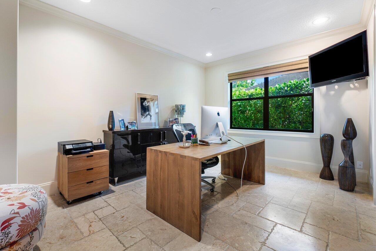 THE HAMPTONS - Residential