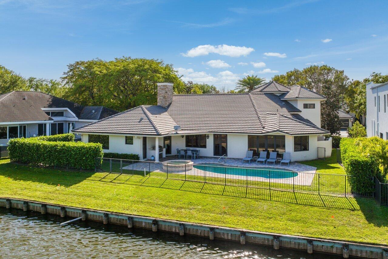 THE HAMPTONS - Residential