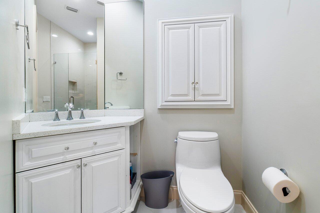 THE HAMPTONS - Residential