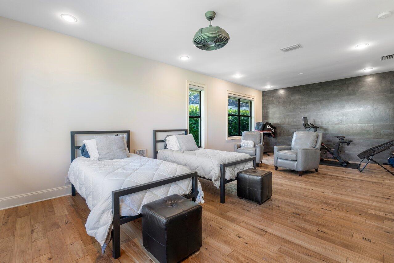 THE HAMPTONS - Residential