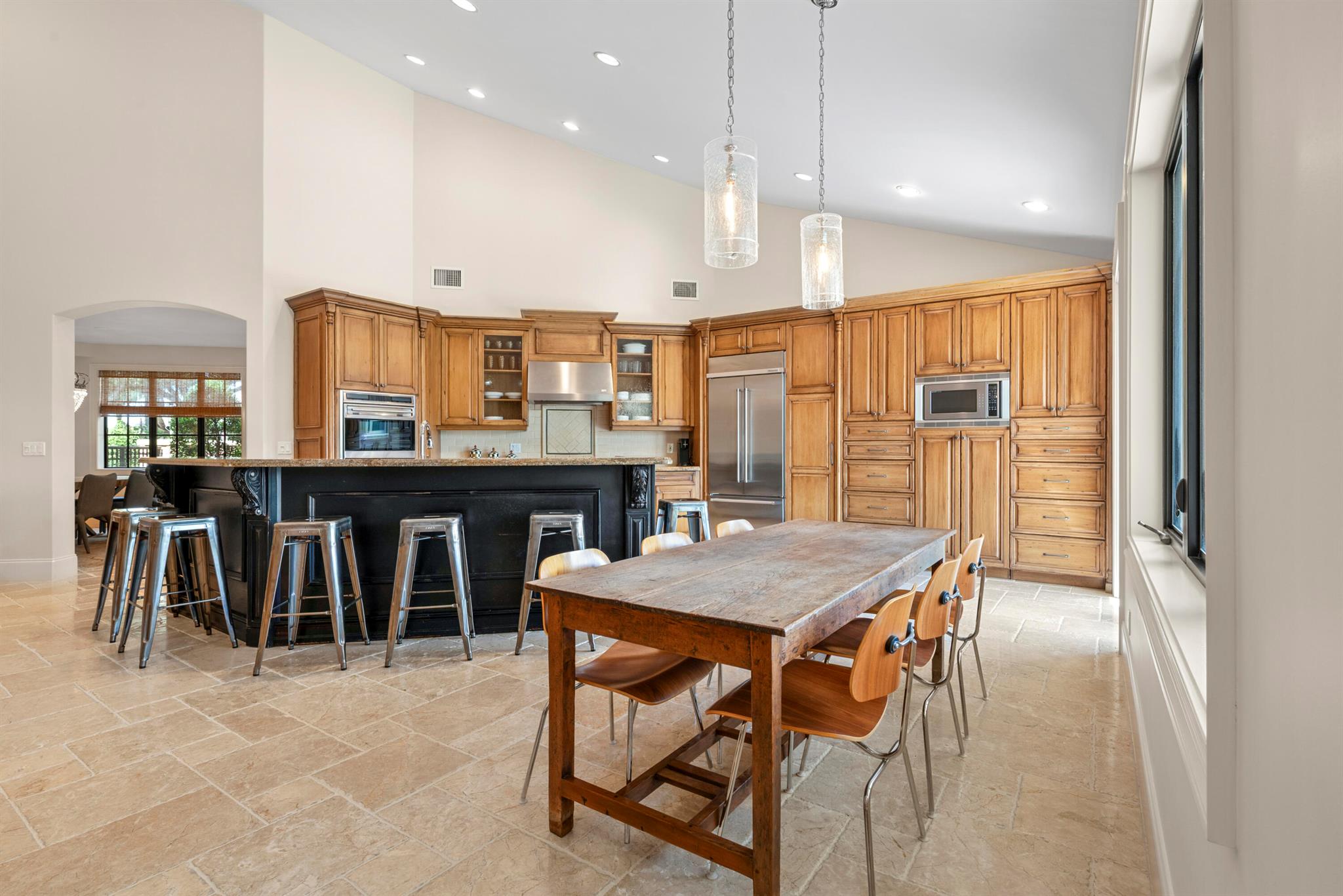 THE HAMPTONS - Residential