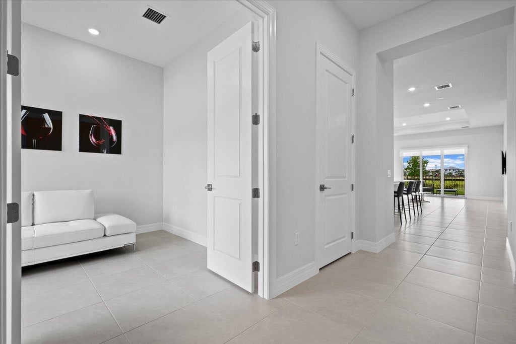 Photo of 10571 Northbrook Circle, Palm Beach Gardens, FL 33412 (MLS # B26075047)