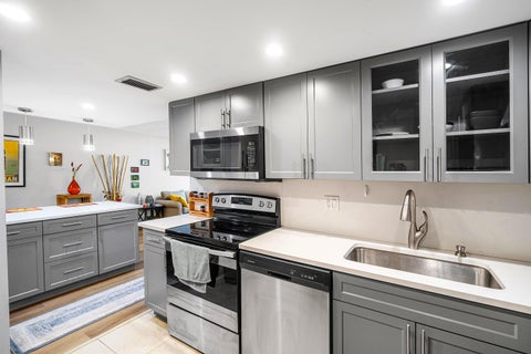 Tiny photo for 1428 SE 4th Avenue, Deerfield Beach, FL 33441 (MLS # B26086153)
