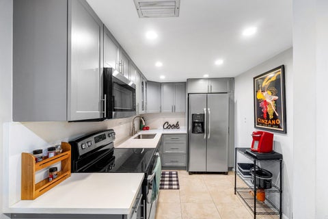 Tiny photo for 1428 SE 4th Avenue, Deerfield Beach, FL 33441 (MLS # B26086153)