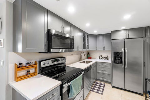 Tiny photo for 1428 SE 4th Avenue, Deerfield Beach, FL 33441 (MLS # B26086153)