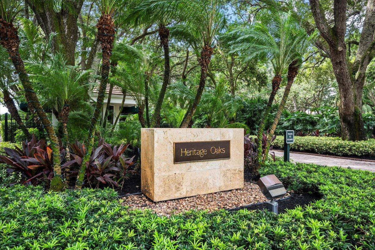 HERITAGE OAKS - Land