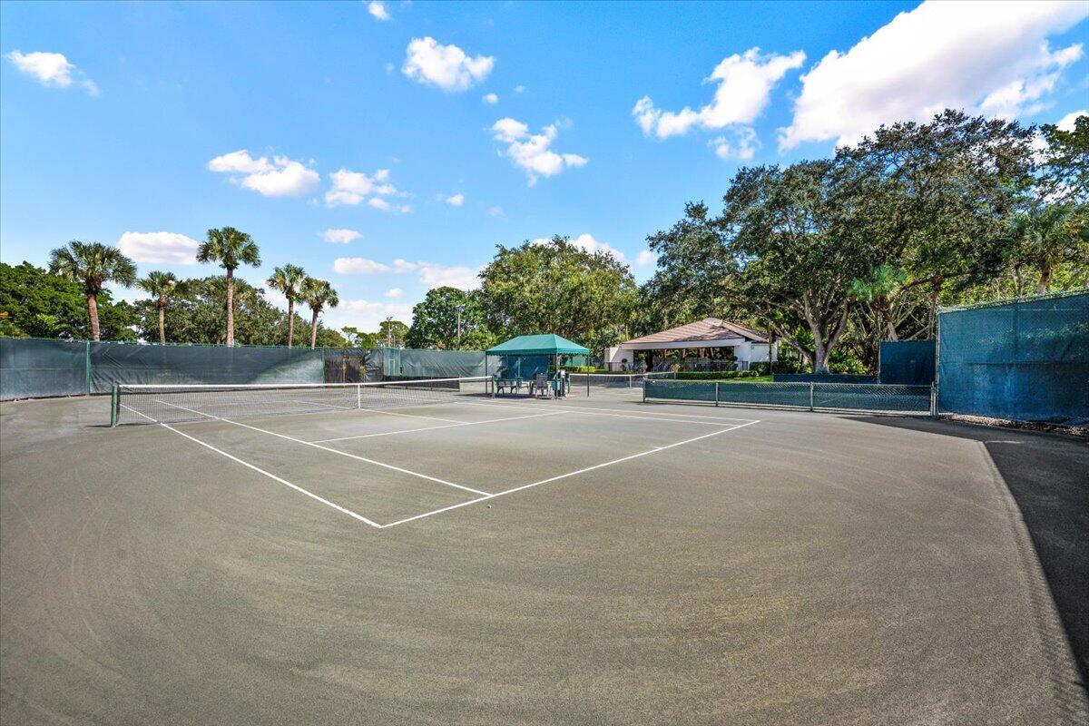 HERITAGE OAKS - Land