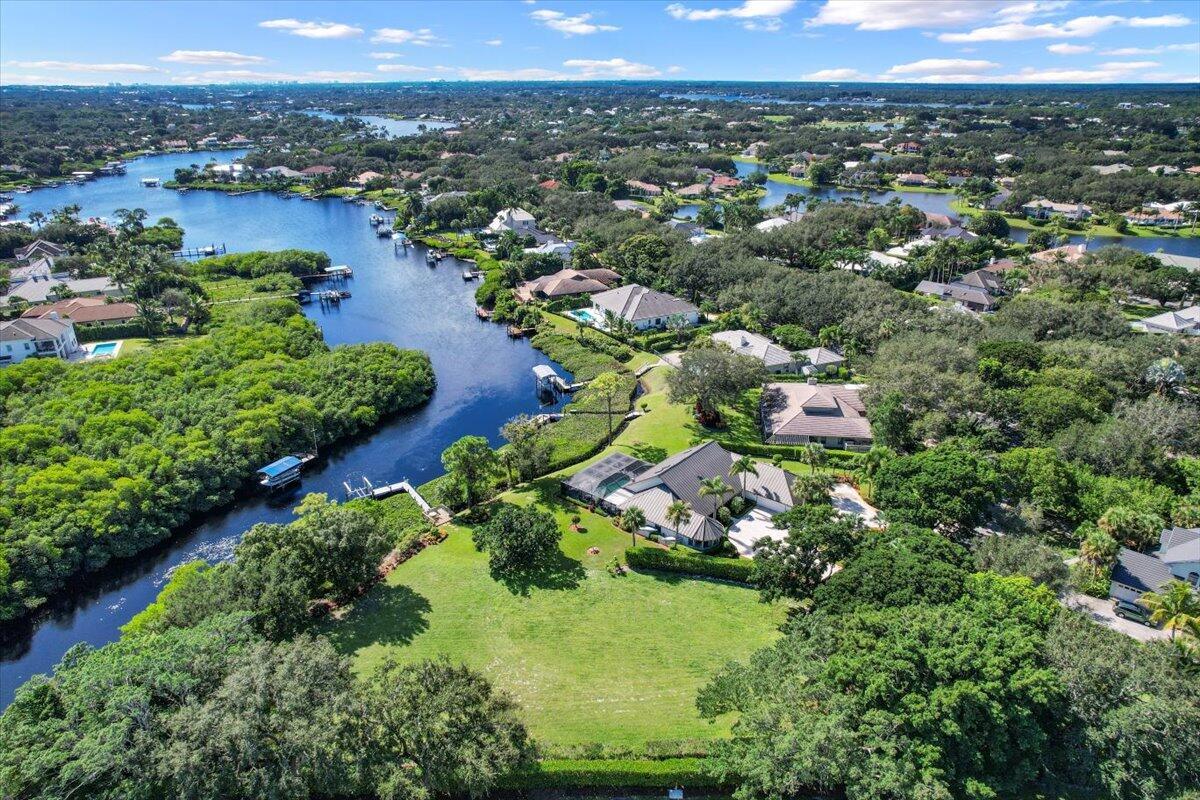 HERITAGE OAKS - Land