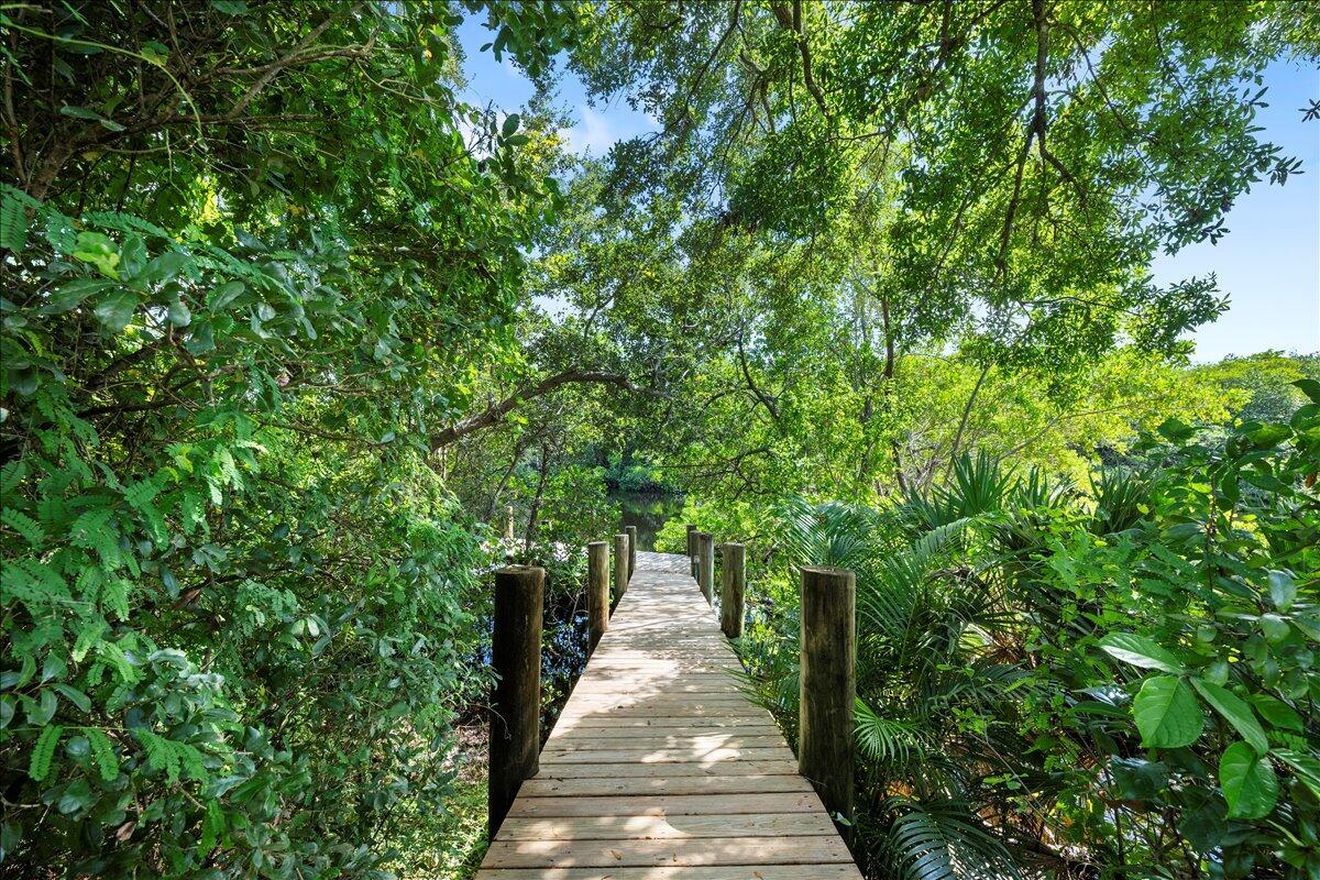 HERITAGE OAKS - Land