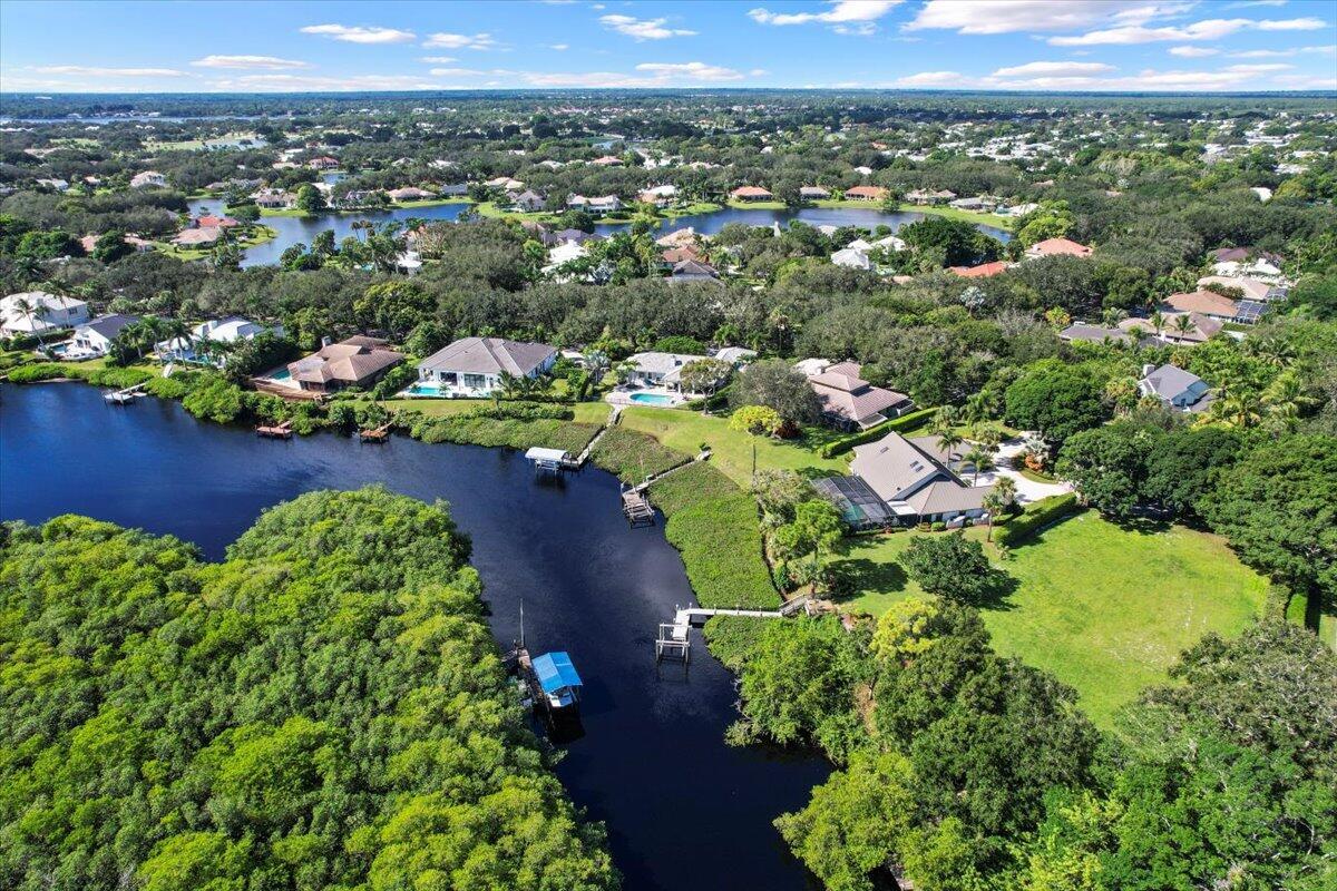 HERITAGE OAKS - Land