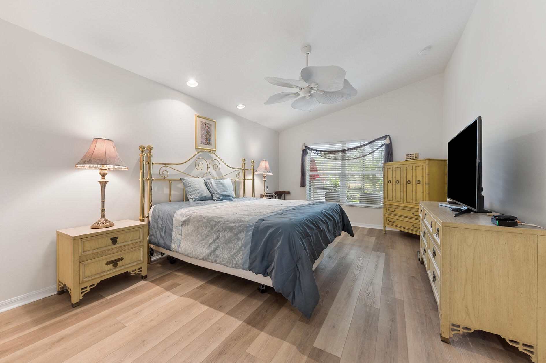 TUSCANY BAY - Residential