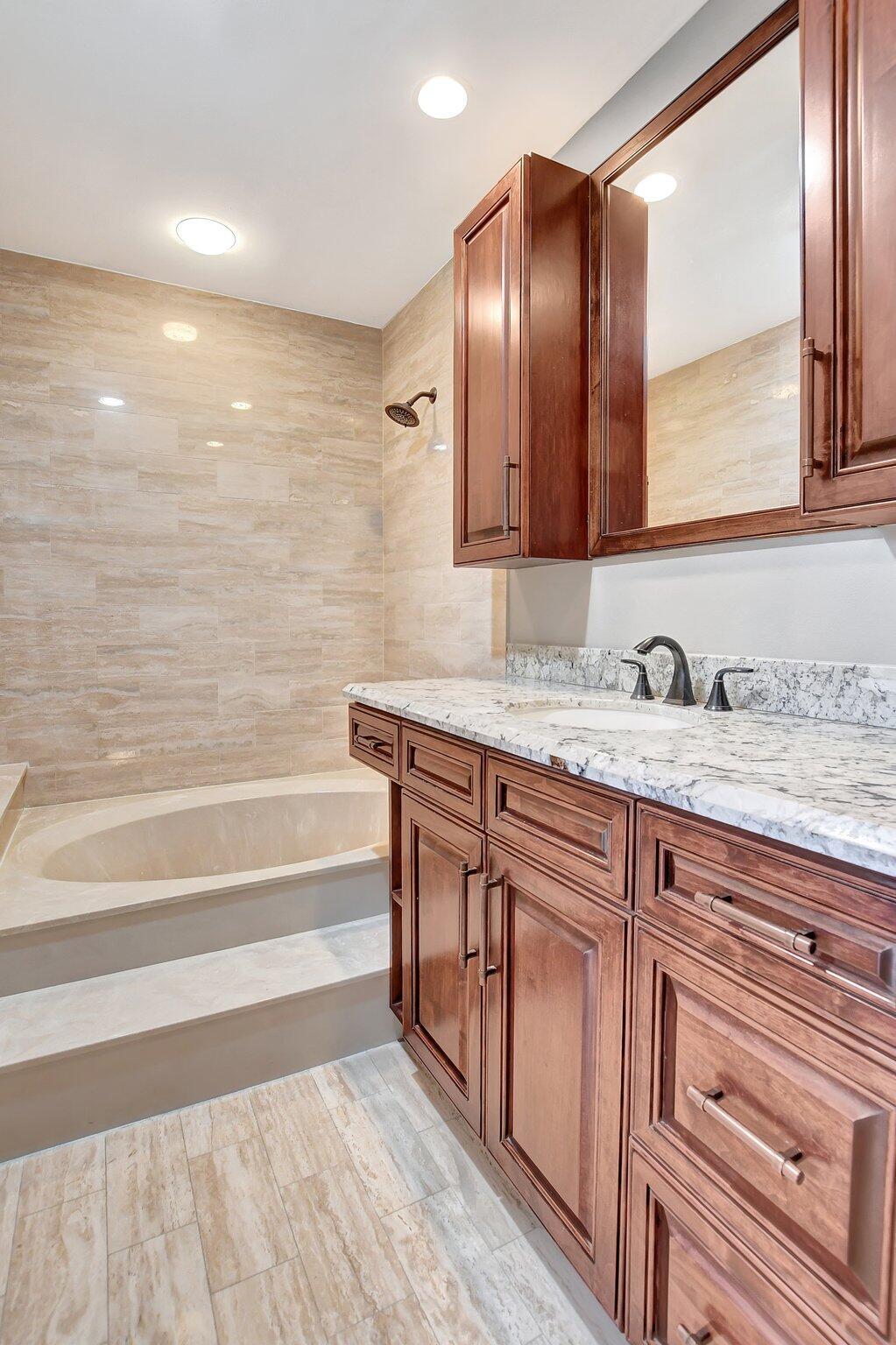 LA PAZ AT BOCA POINTE - Residential Lease