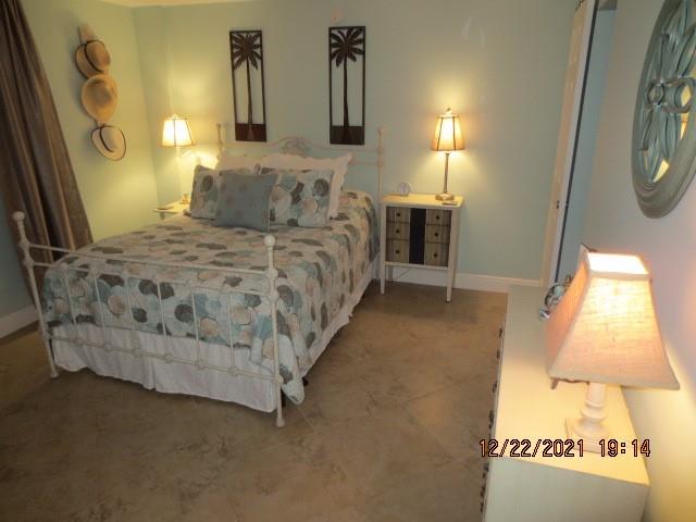 MEADOWBROOK LAKES VIEW - Residential