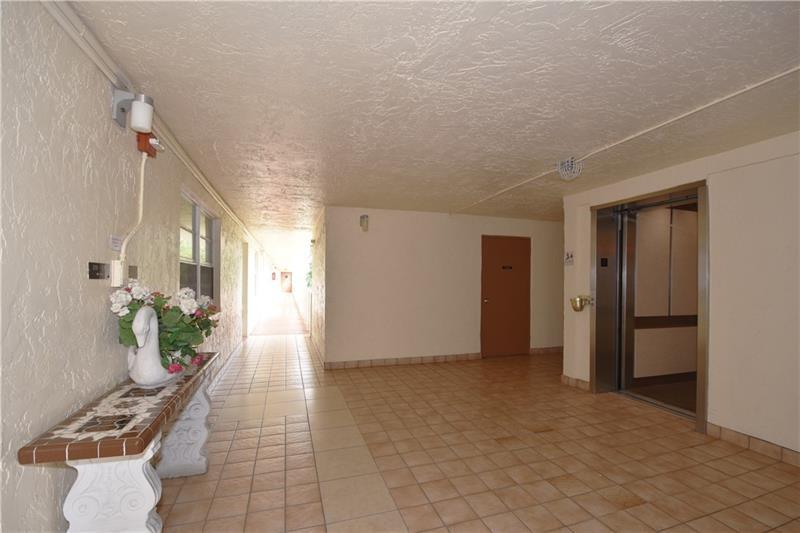 MEADOWBROOK LAKES VIEW - Residential