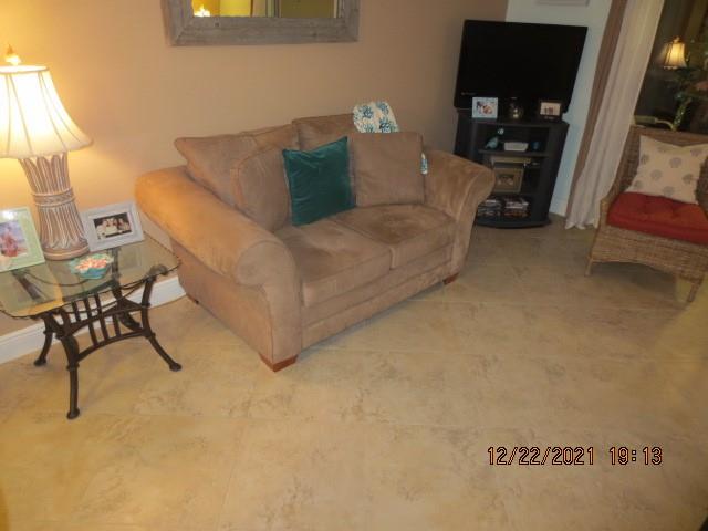 MEADOWBROOK LAKES VIEW - Residential