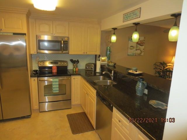 MEADOWBROOK LAKES VIEW - Residential