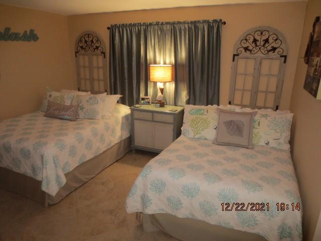 MEADOWBROOK LAKES VIEW - Residential