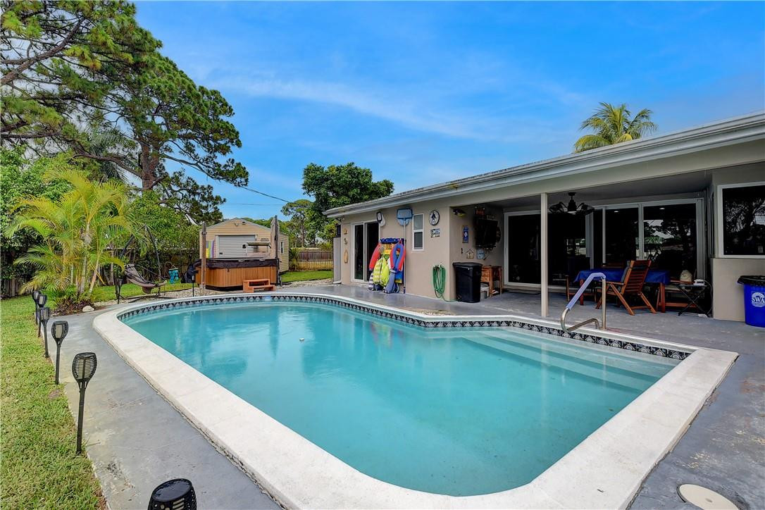 COUNTRY CLUB ACRES 5 - Residential