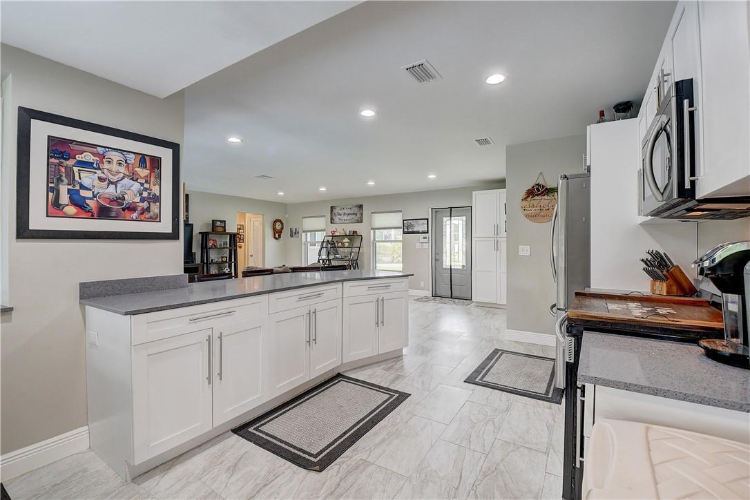 COUNTRY CLUB ACRES 5 - Residential